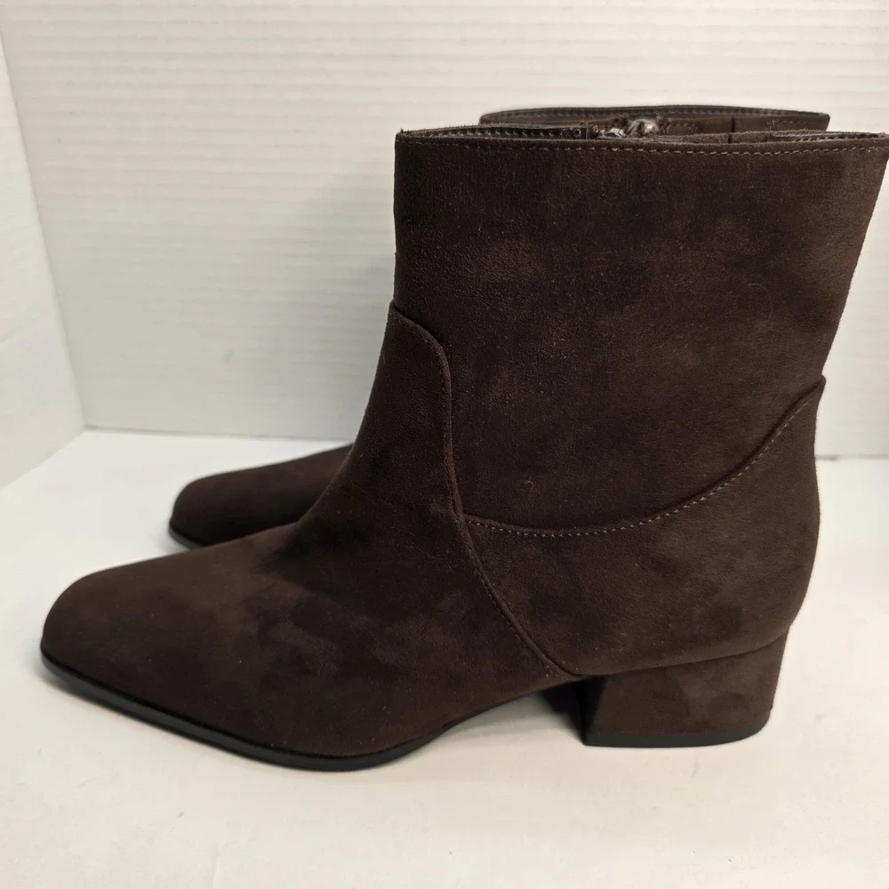 Women's Coral Boots with‎ Memory Foam Insole – Universal Thread Size 7